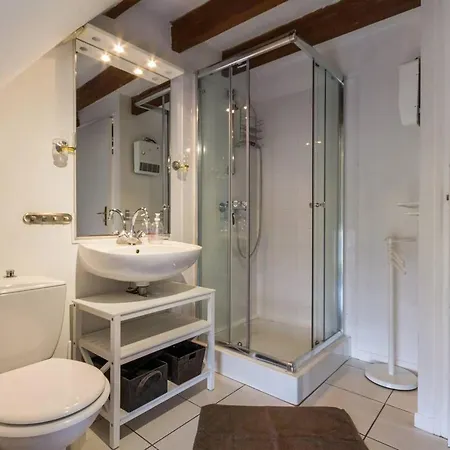 Charmante Chaumiere Dans Le Parc De Briere Avec Jardin, Proche Guerande - Fr-1-306-1108 * Herbignac